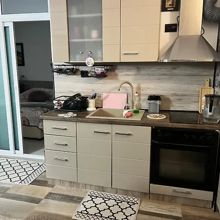 아파트 луксозен анастасия-сарафово на 150м от морето 부르가스