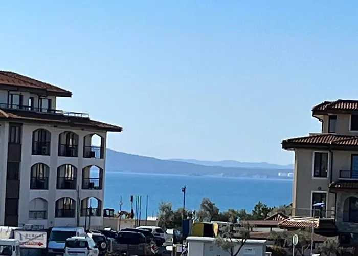 луксозен анастасия-сарафово на 150м от морето Apartamento *